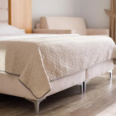 Hotel Grint Golem (Tirana)