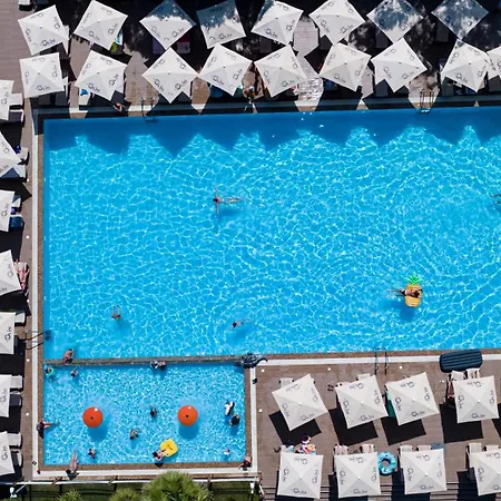 Grint Hotell Golem (Tirana)