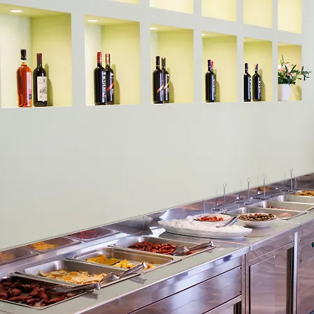 Grint Hotell Golem (Tirana)