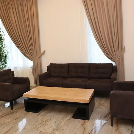 Grint 4* Golem (Tirana)