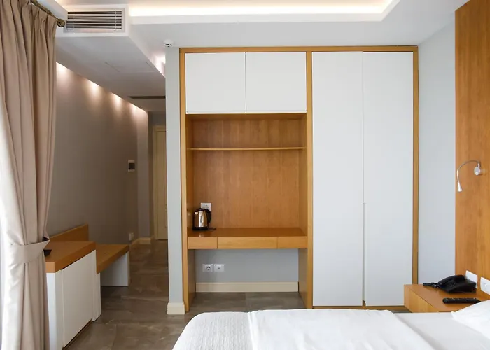 Hotel Grint Golem (Tirana)