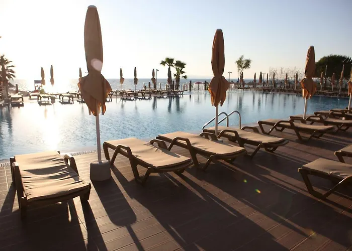 Hotel Grint Golem (Tirana)