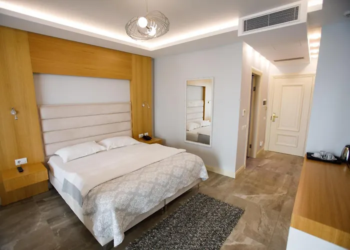 Grint Hotel Golem (Tirana)