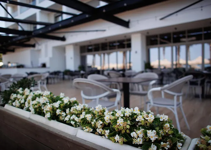 Grint Hotel Golem (Tirana)